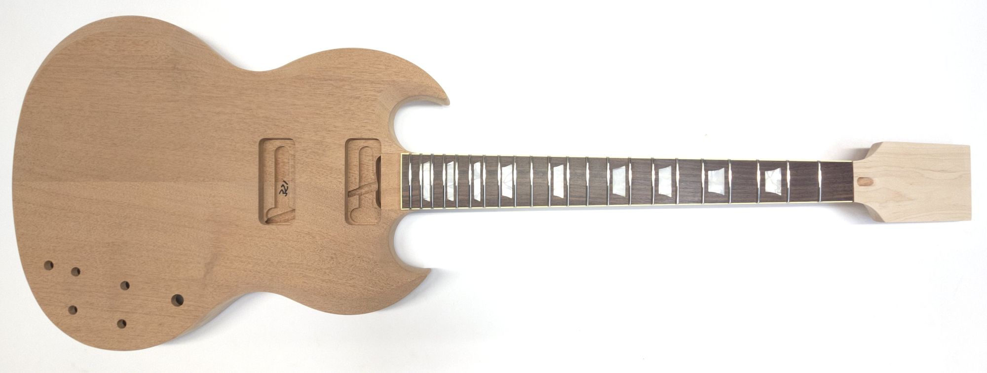 60 SJR - 2P90 - Cream Binding - Traps - Paddle